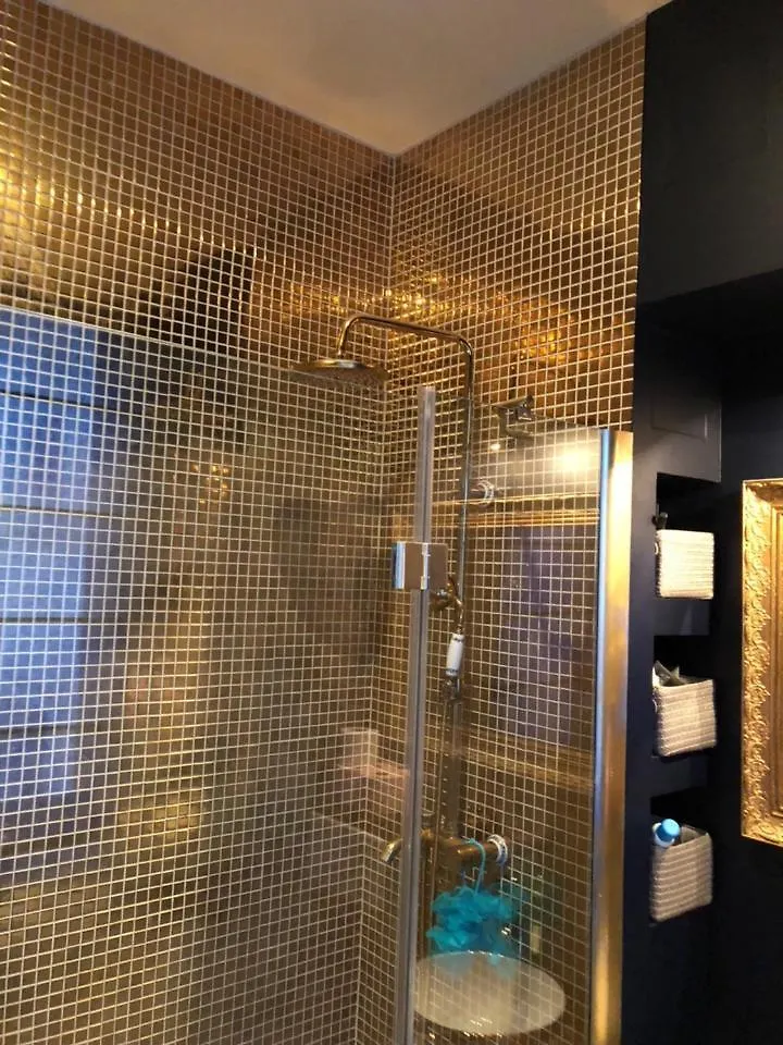 Homestay Room B - Louvre Museum Paris