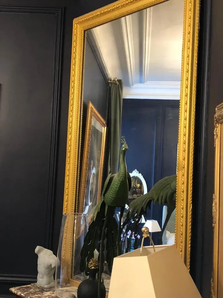 Room B - Louvre Museum Paris Homestay